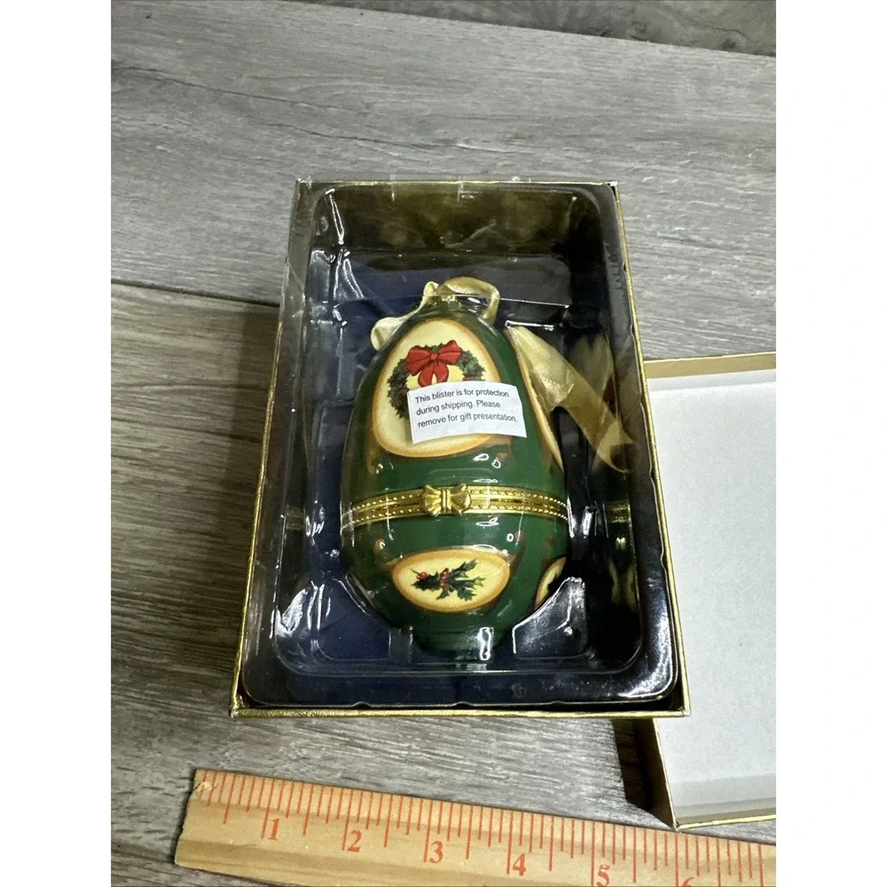 Valerie Hall Egg Mr Christmas Music Box Ornament‎ 2008
